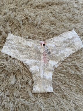 NWT 2010 Victoria’s Secret SLT White Lace Cheeky Y2K XSmall